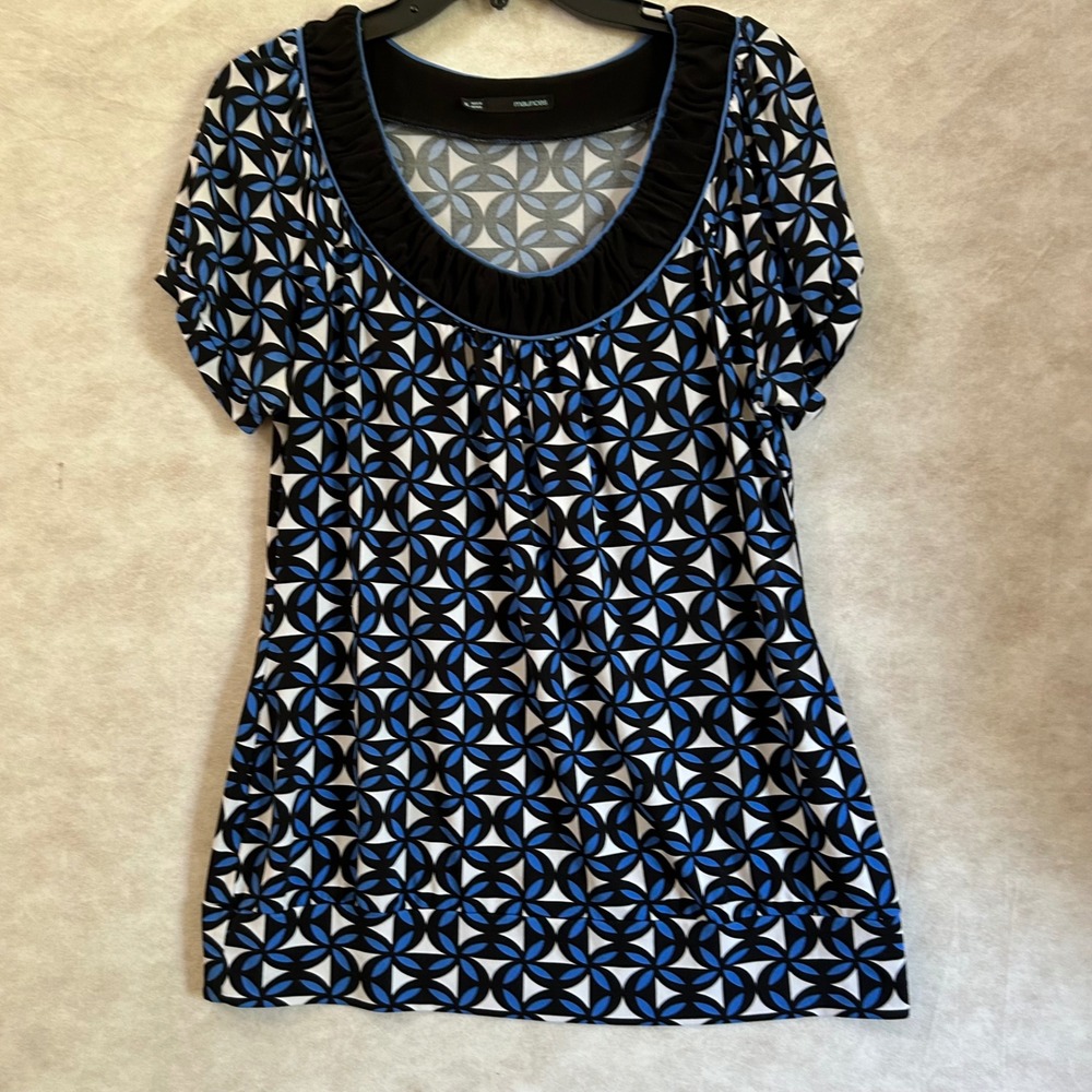Maurices Womens XL Blue Geometric Print Ruffle Neck Short Sleeve Top 363I-T274
